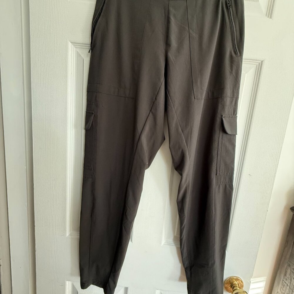 Athleta women's joggers cargo pant - Dark Olive